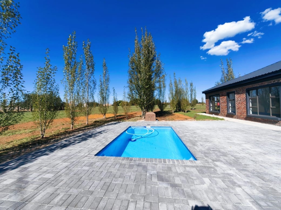 5 Bedroom Property for Sale in Grimbeeck Park North West